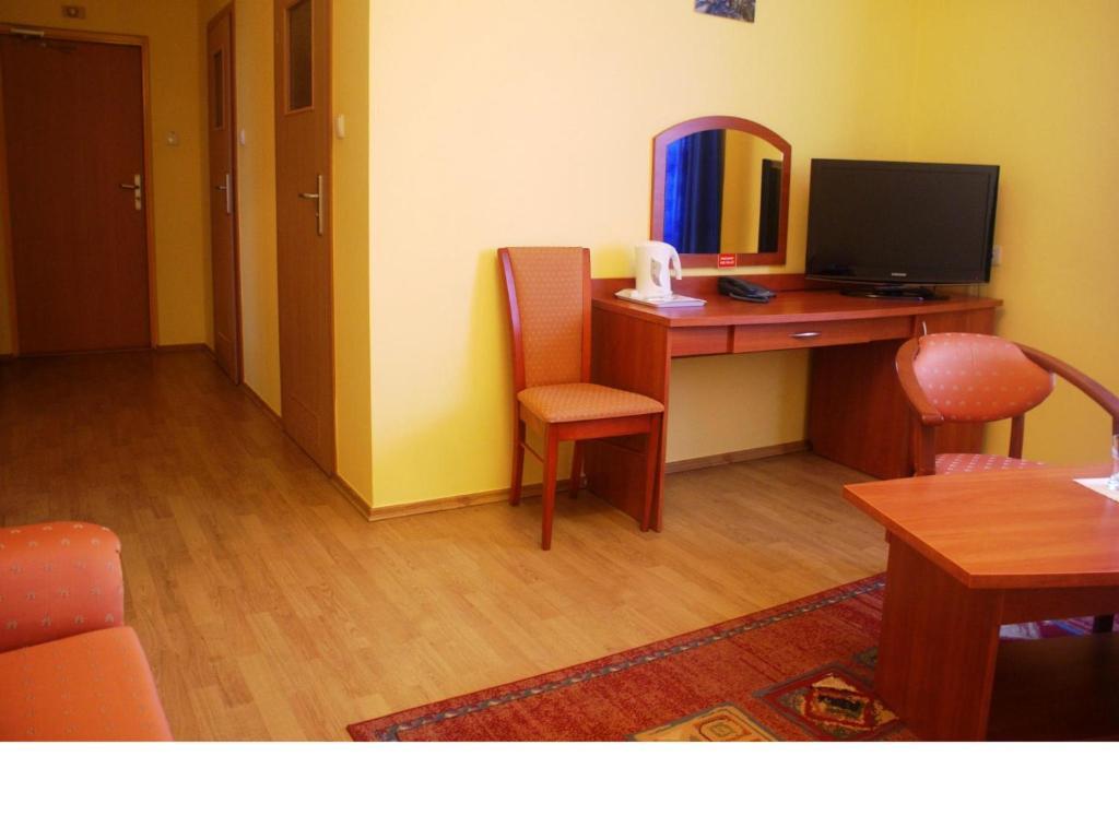 Hotel Wald Варшава Экстерьер фото