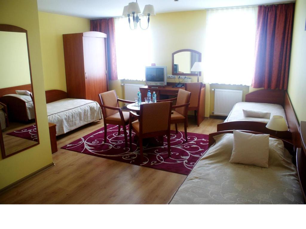 Hotel Wald Варшава Экстерьер фото